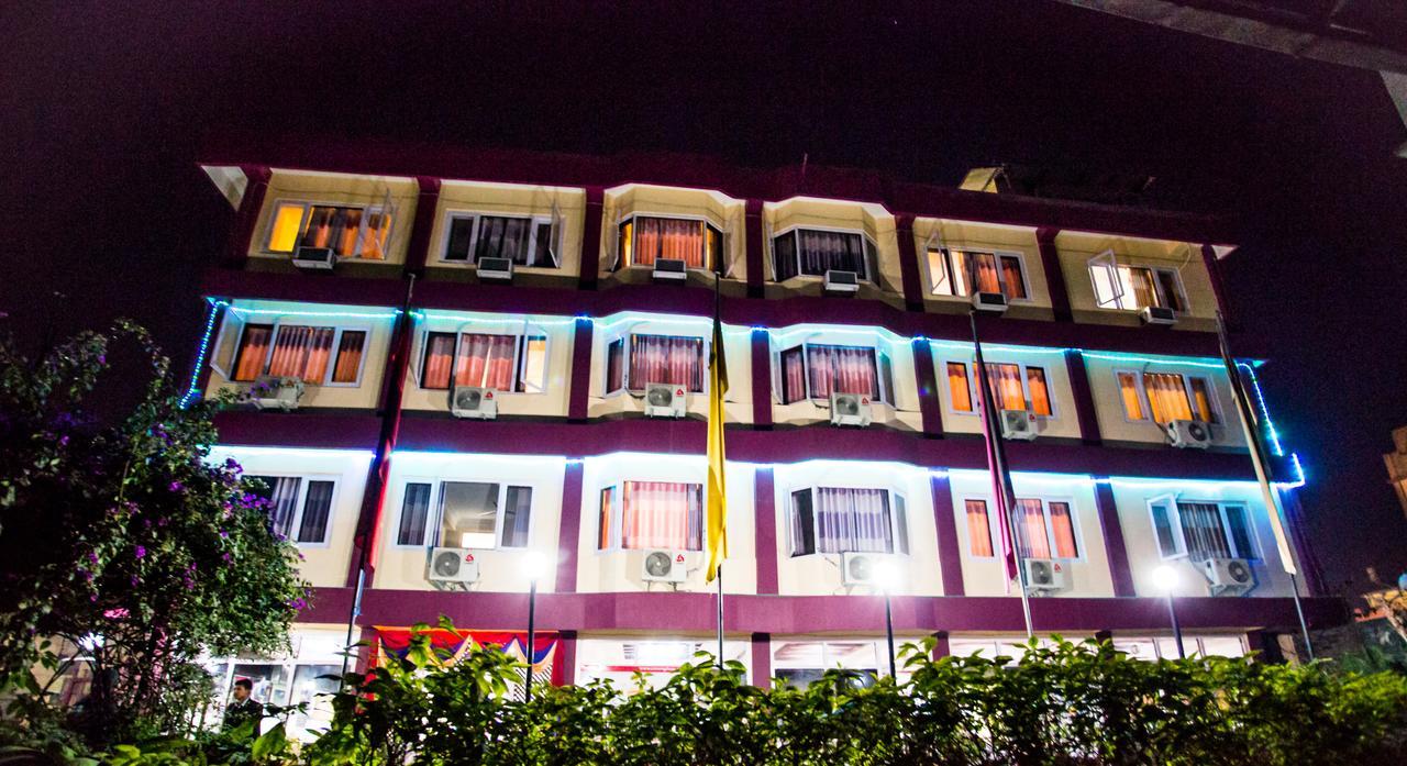 Hotel Crown Plaza Katmandu Kültér fotó